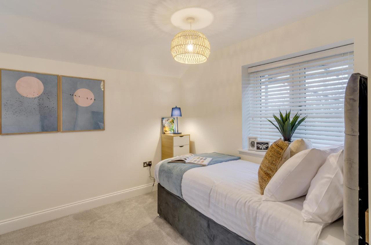 Spacious 6-Bed Home, Near The Norfolk Broads Clippesby エクステリア 写真