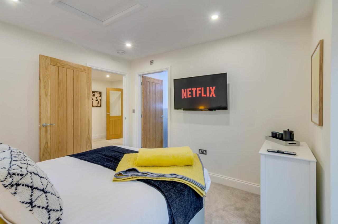 Spacious 6-Bed Home, Near The Norfolk Broads Clippesby エクステリア 写真