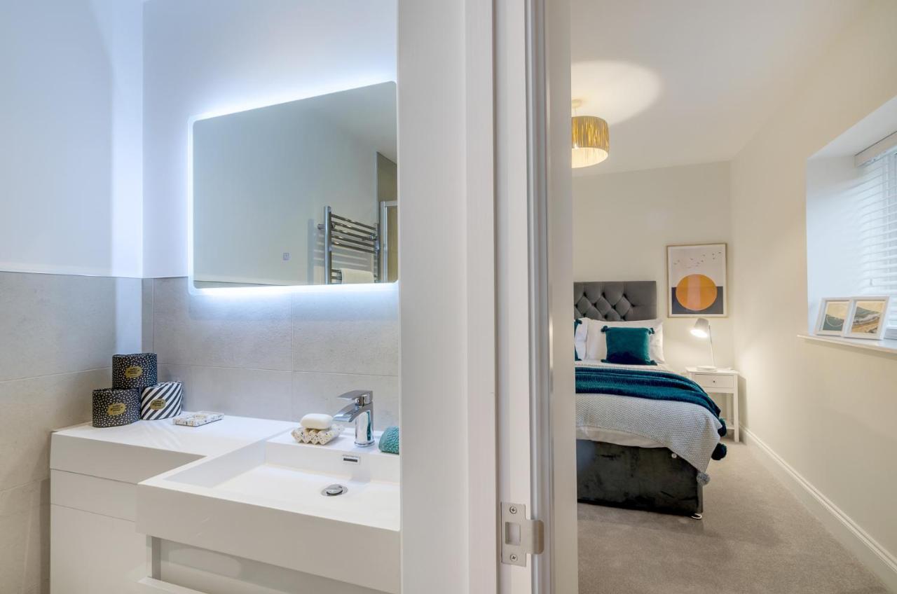 Spacious 6-Bed Home, Near The Norfolk Broads Clippesby エクステリア 写真
